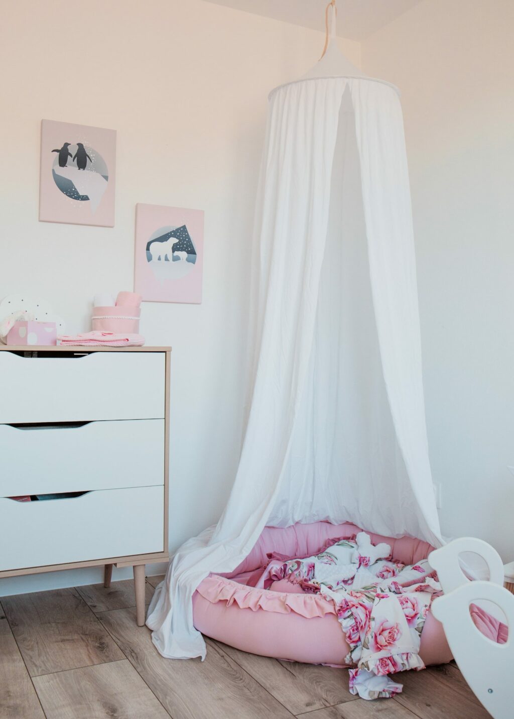 Dětské hnízdečko kulaté s volánem Dětské hnízdečko kulaté s volánem