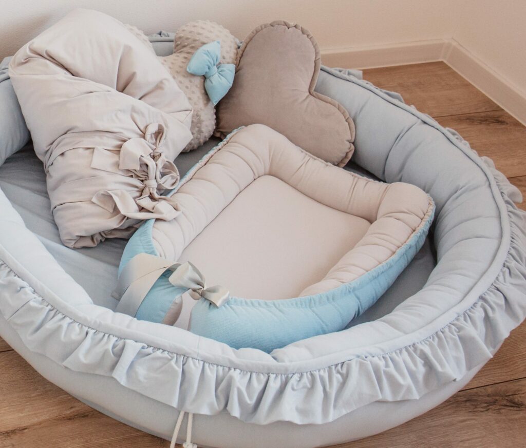 Dětské hnízdečko kulaté s volánem Dětské hnízdečko kulaté s volánem