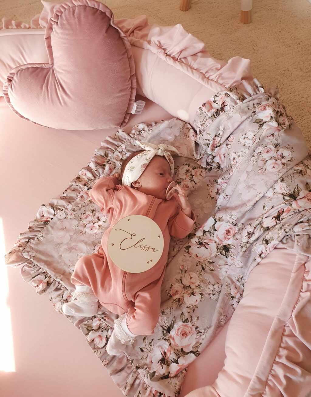 Dětské hnízdečko kulaté s volánem Dětské hnízdečko kulaté s volánem