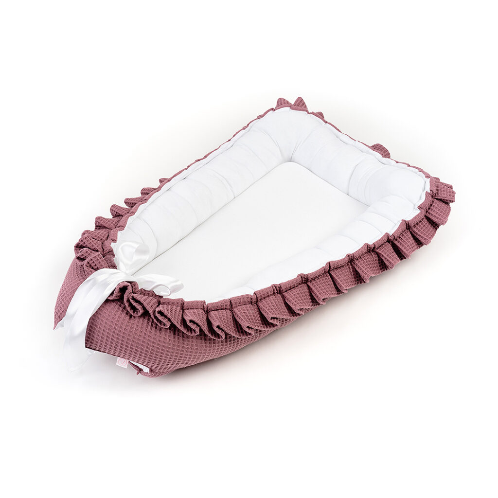 Vafle hnízdečko s volánem a stuhou Vafle hnízdečko s volánem a stuhou
