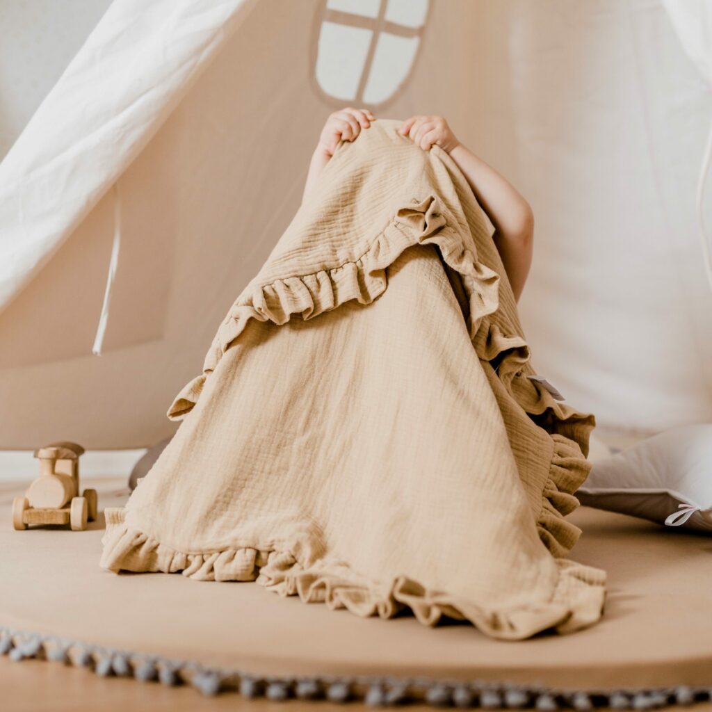 Mušelínová deka s volánem Mušelínová deka s volánem