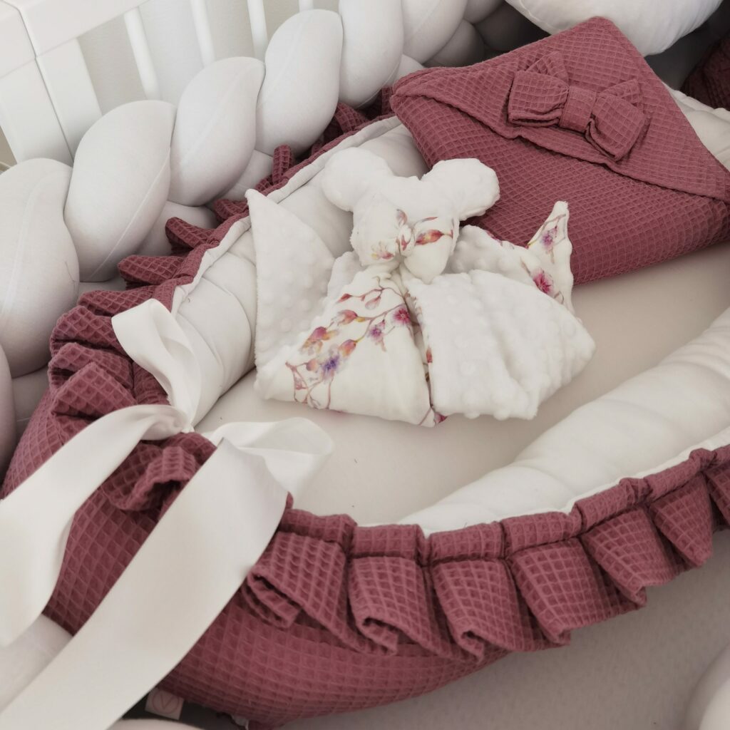 Vafle hnízdečko s volánem a stuhou Vafle hnízdečko s volánem a stuhou