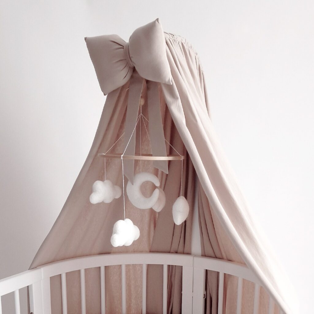 Bavlněná nebesa s mašlí