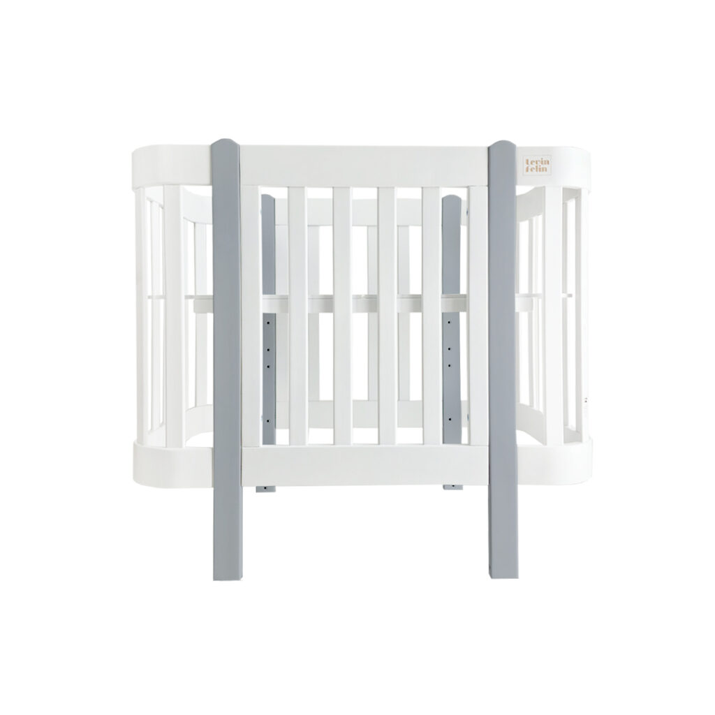 Dětská antirefluxní rostoucí postýlka Nika Duo – bílá s šedivými nožičkami Dětská antirefluxní rostoucí postýlka Nika Duo – bílá s šedivými nožičkami