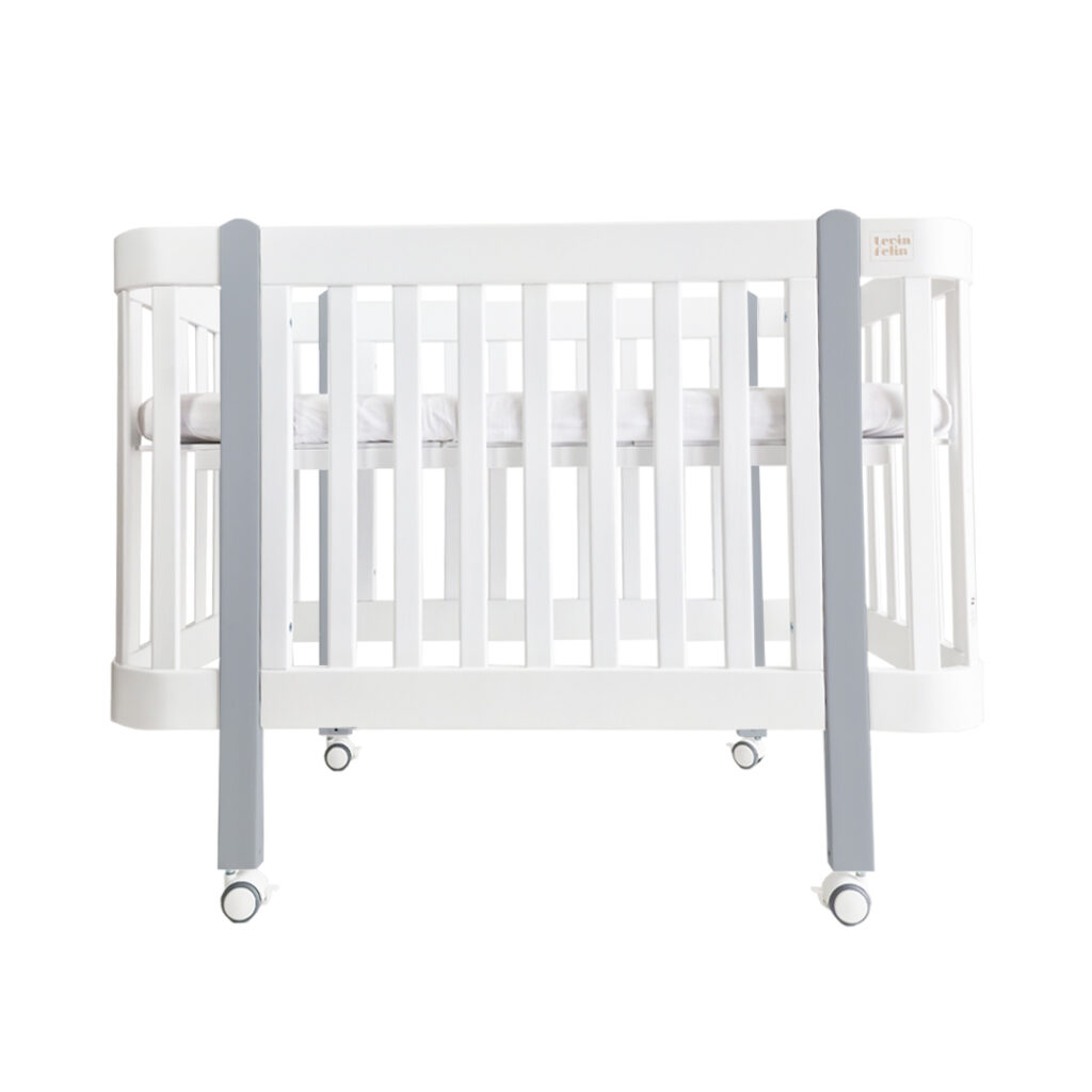 Dětská antirefluxní rostoucí postýlka Nika Duo – bílá s šedivými nožičkami Dětská antirefluxní rostoucí postýlka Nika Duo – bílá s šedivými nožičkami