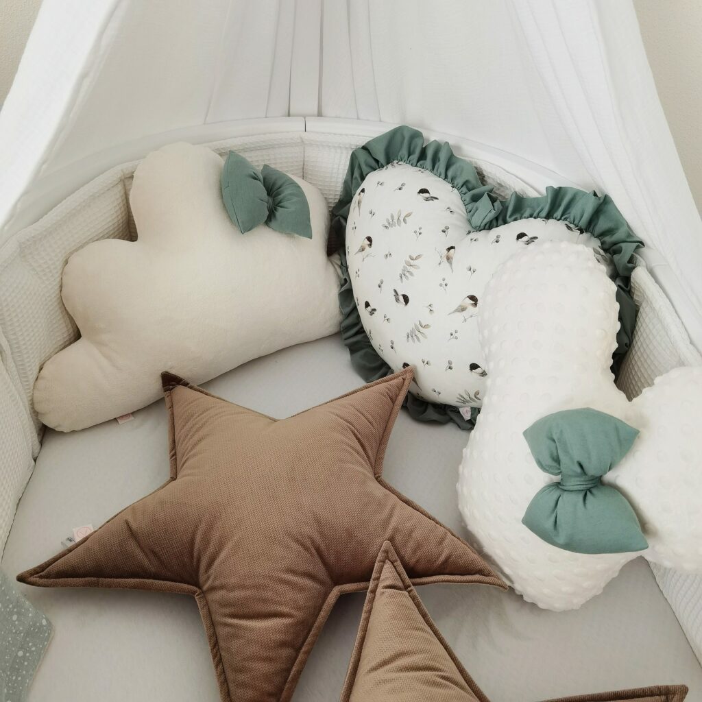 Polštář Monie s bavlněnou mašlí