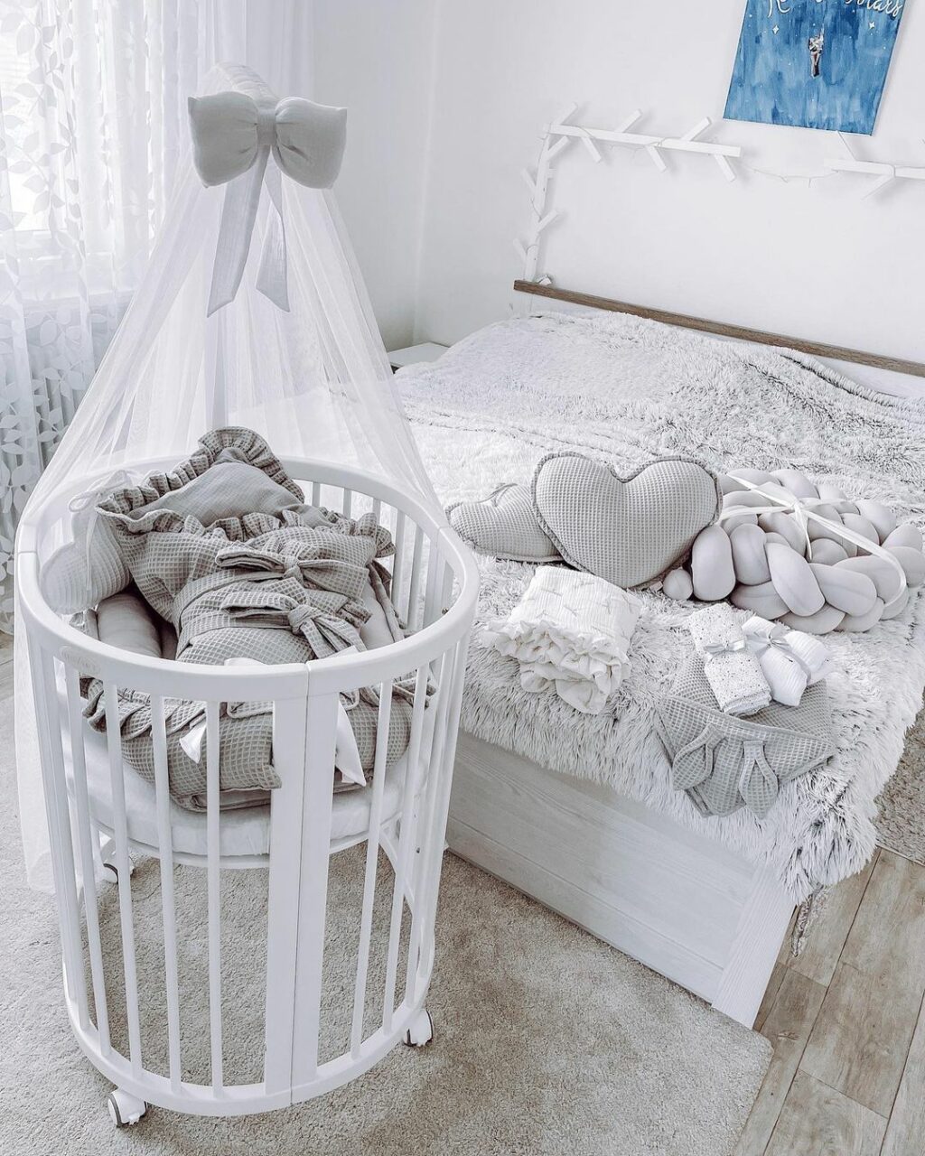 Péřová zavinovačka vafle s volánem