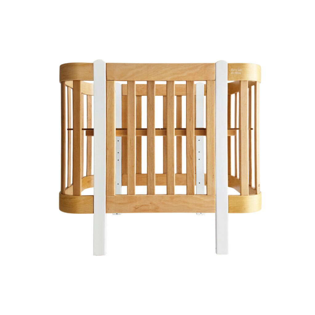 Dětská antirefluxní rostoucí postýlka Nika Duo - přírodní dřevo s bílými nožičkami Dětská antirefluxní rostoucí postýlka Nika Duo - přírodní dřevo s bílými nožičkami