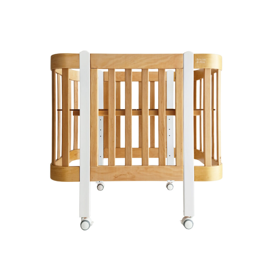 Dětská antirefluxní rostoucí postýlka Nika Duo - přírodní dřevo s bílými nožičkami Dětská antirefluxní rostoucí postýlka Nika Duo - přírodní dřevo s bílými nožičkami