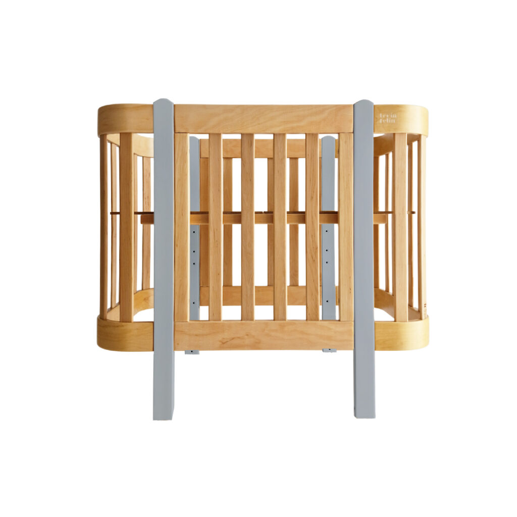 Dětská antirefluxní rostoucí postýlka Nika Duo - přírodní dřevo s šedými nožičkami