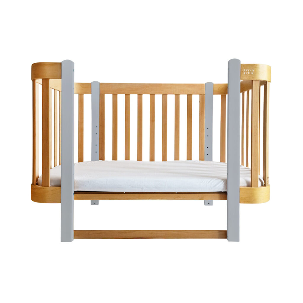 Dětská antirefluxní rostoucí postýlka Nika Duo - přírodní dřevo s šedými nožičkami