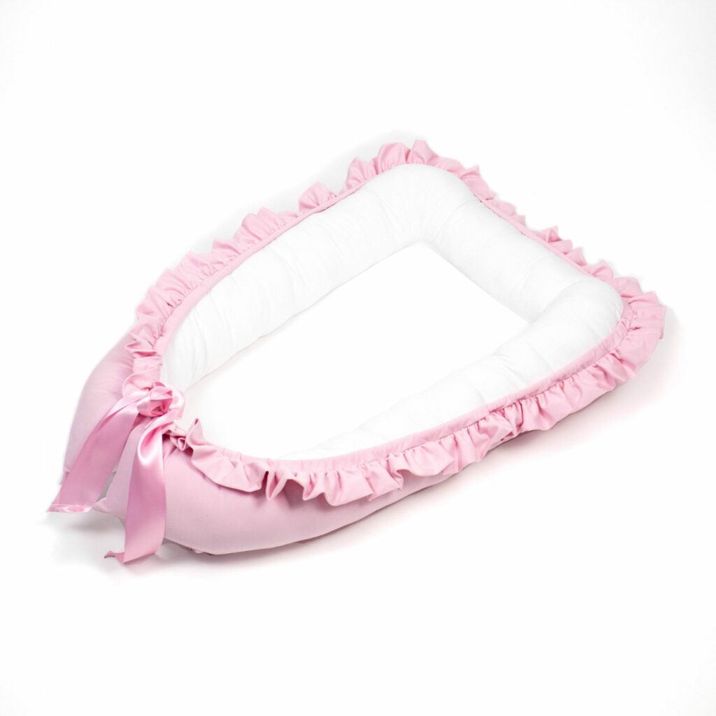 Bavlněné hnízdečko s volánem a stuhou Bavlněné hnízdečko s volánem a stuhou