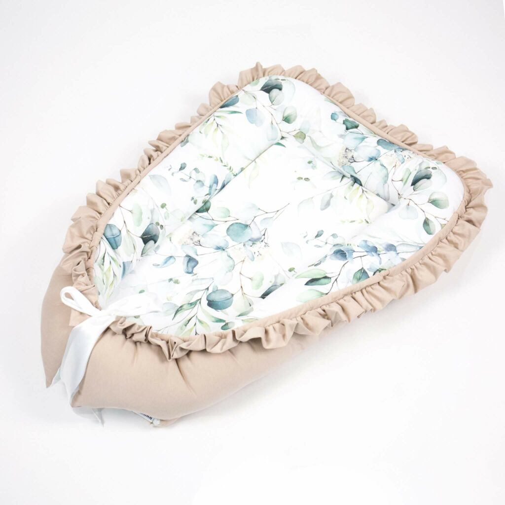 Bavlněné hnízdečko s volánem a stuhou Bavlněné hnízdečko s volánem a stuhou