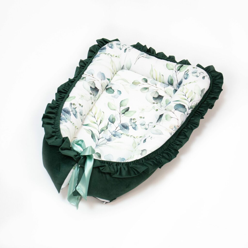 Velvet hnízdečko s volánem a stuhou Velvet hnízdečko s volánem a stuhou