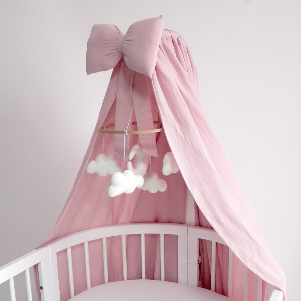 Mušelínová nebesa s mašlí