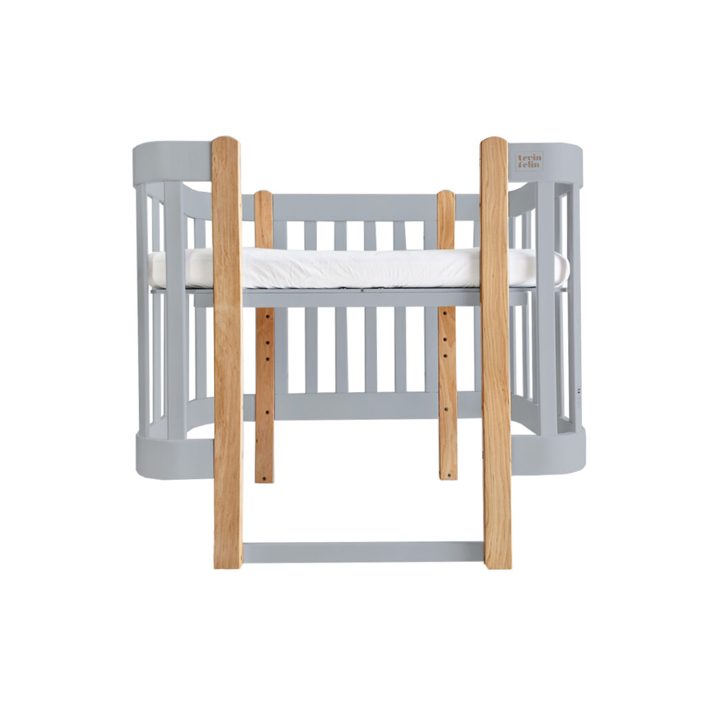 Dětská antirefluxní rostoucí postýlka Nika Duo – šedá s dřevěnými nožičkami