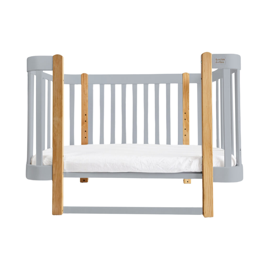 Dětská antirefluxní rostoucí postýlka Nika Duo – šedá s dřevěnými nožičkami