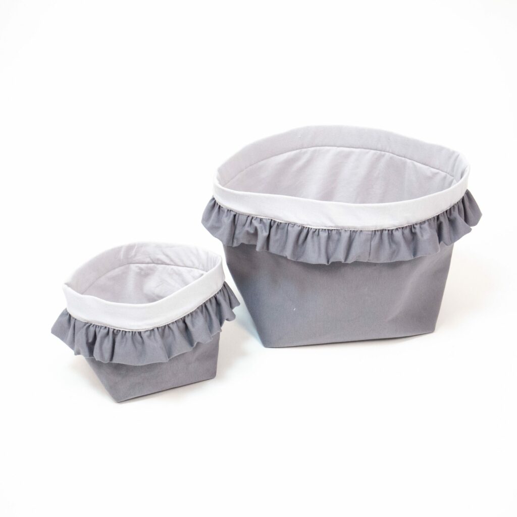 Set 2 bavlněných košíků s volánem (XS, S) Set 2 bavlněných košíků s volánem (XS, S)