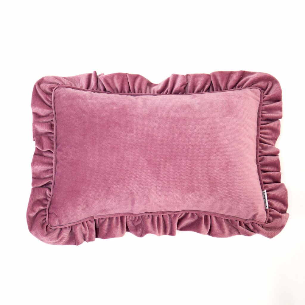 Velvet polštář s volánem 45 × 30 cm