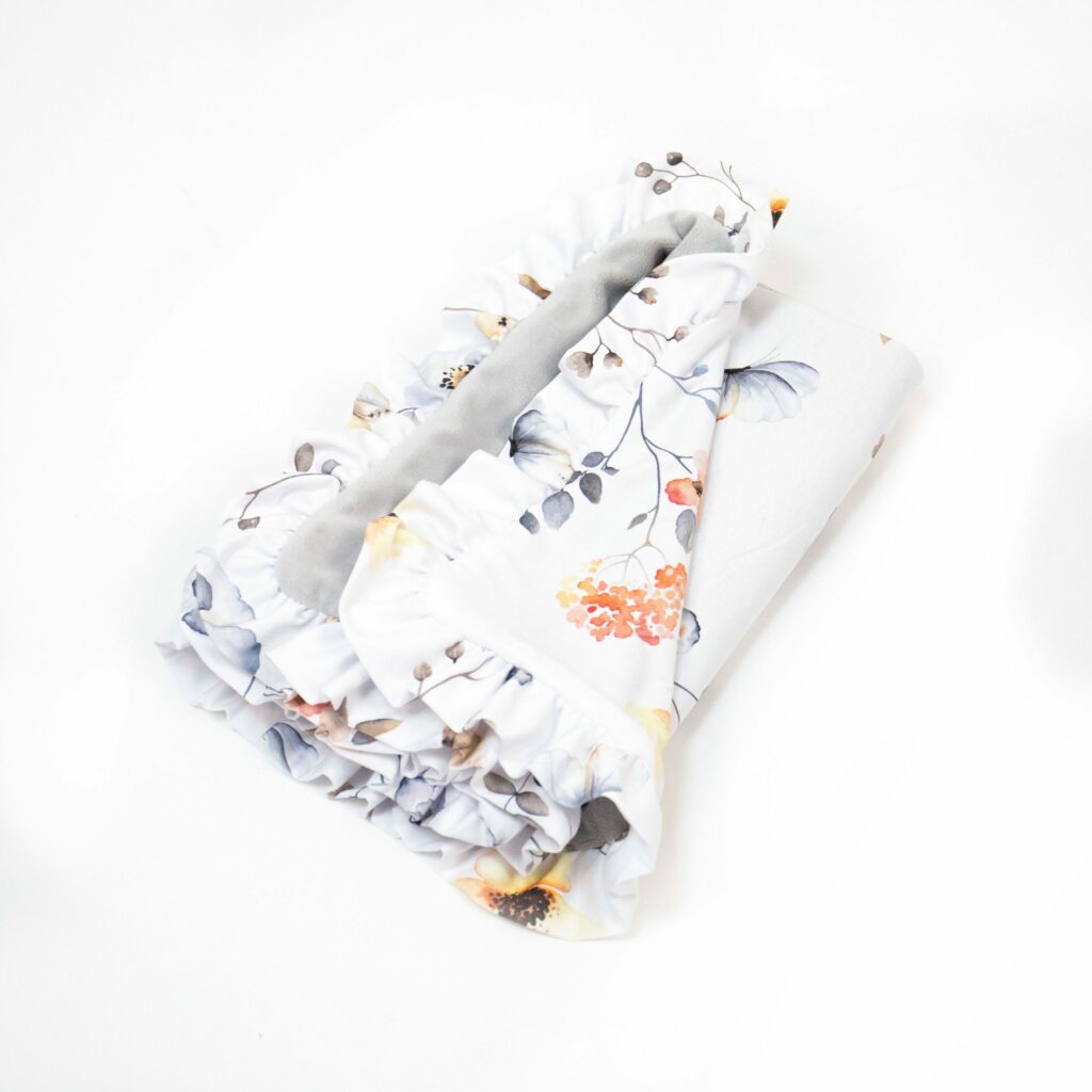 Zateplená bavlněná deka s volánem