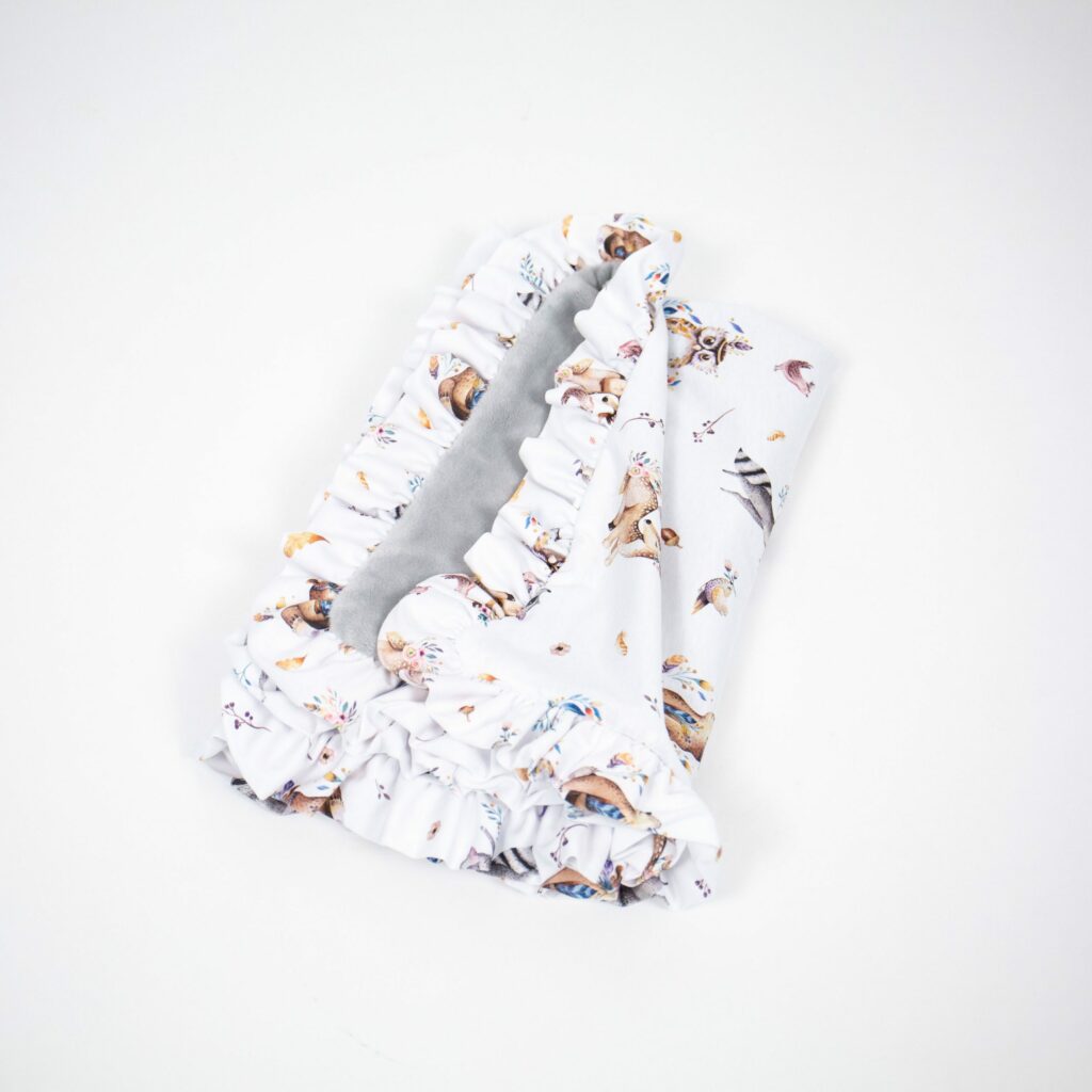 Zateplená bavlněná deka s volánem