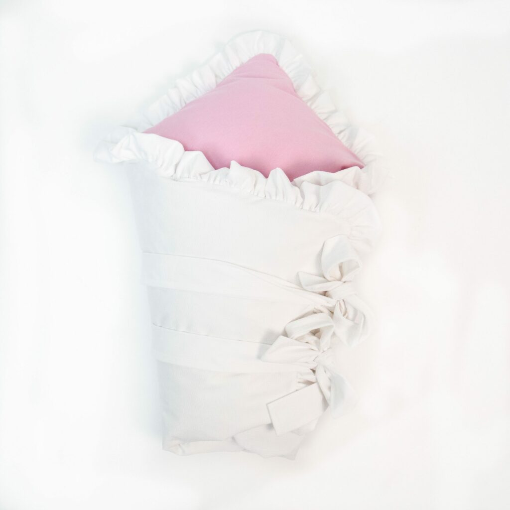 Péřová zavinovačka velvet s volánem Péřová zavinovačka velvet s volánem