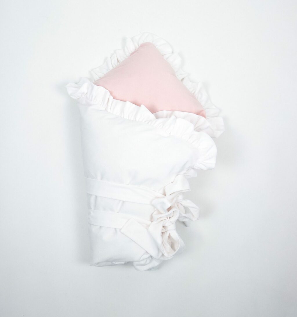 Péřová zavinovačka velvet s volánem Péřová zavinovačka velvet s volánem