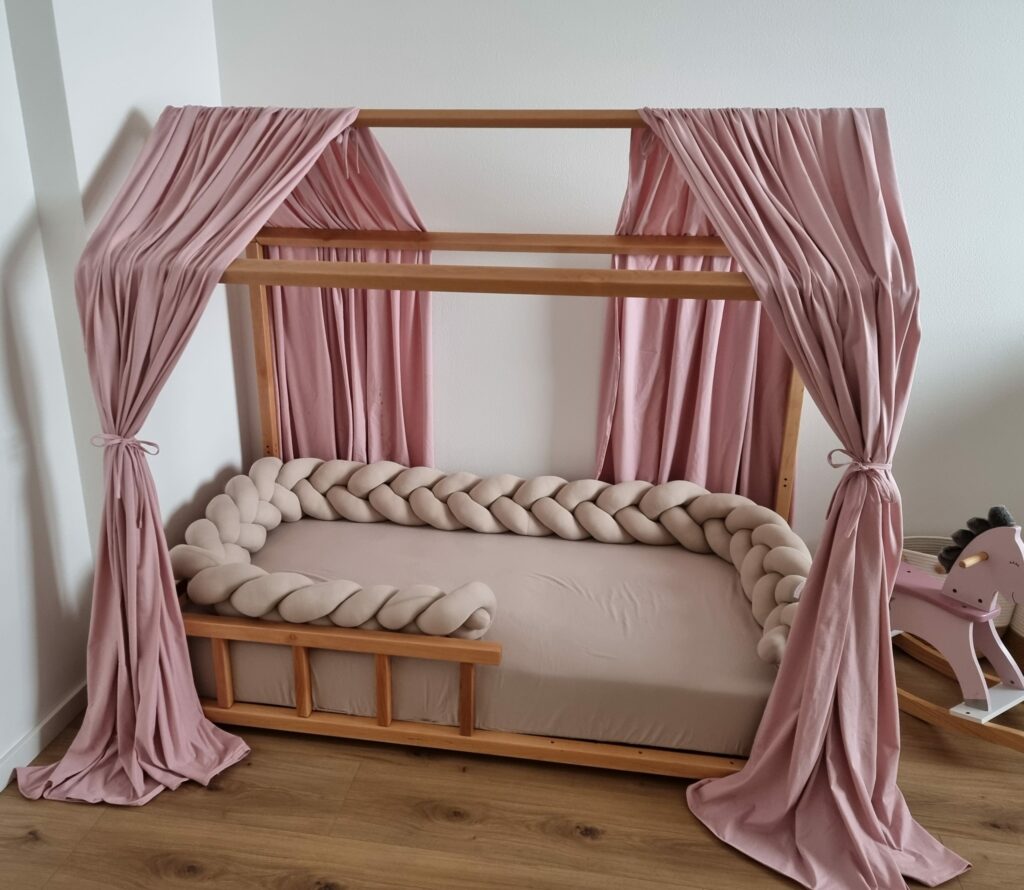 Bavlněný baldachýn na domečkovou postel (2 ks)