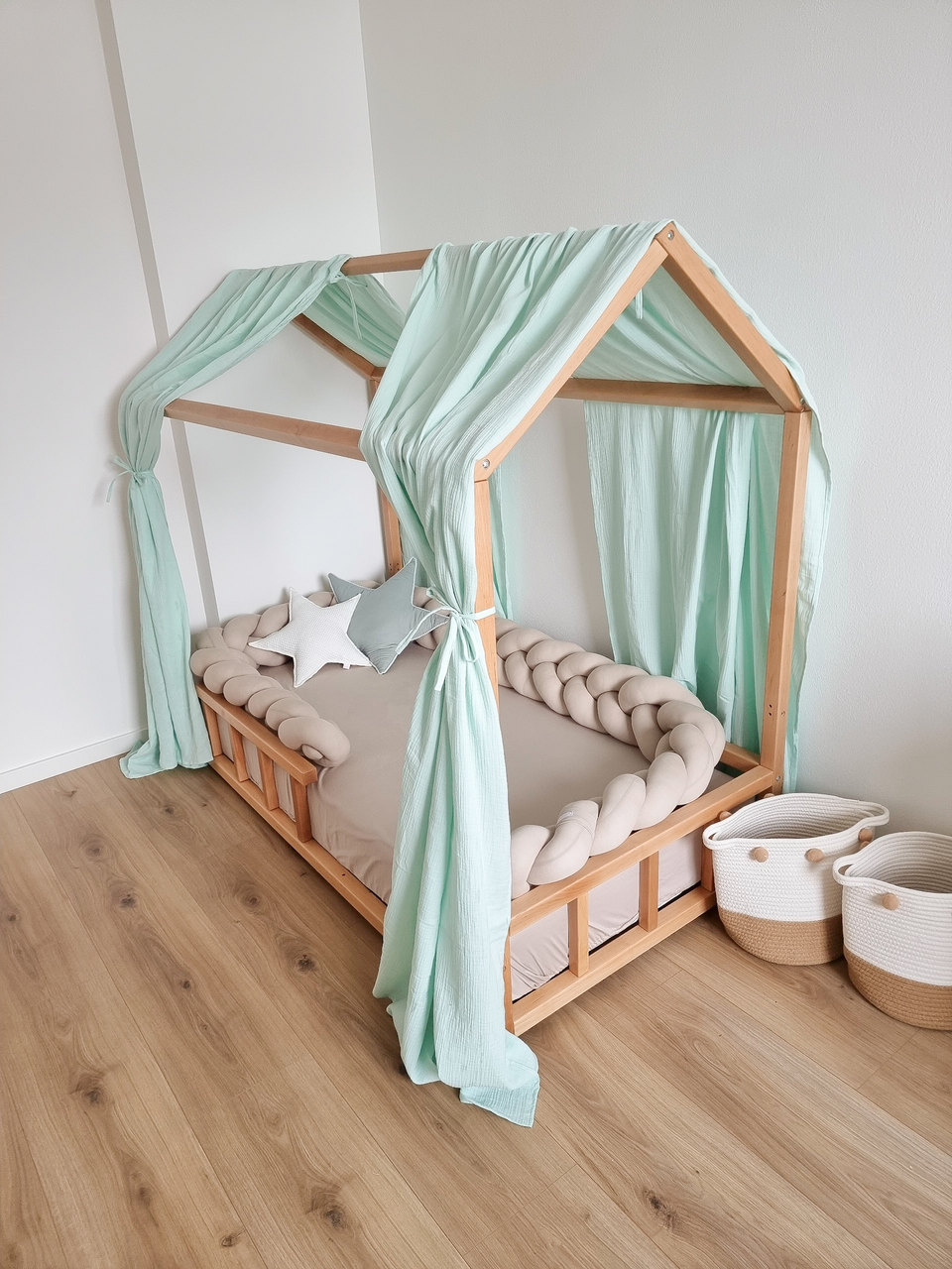 Mušelínový baldachýn na domečkovou postel (2 ks) Mušelínový baldachýn na domečkovou postel (2 ks)