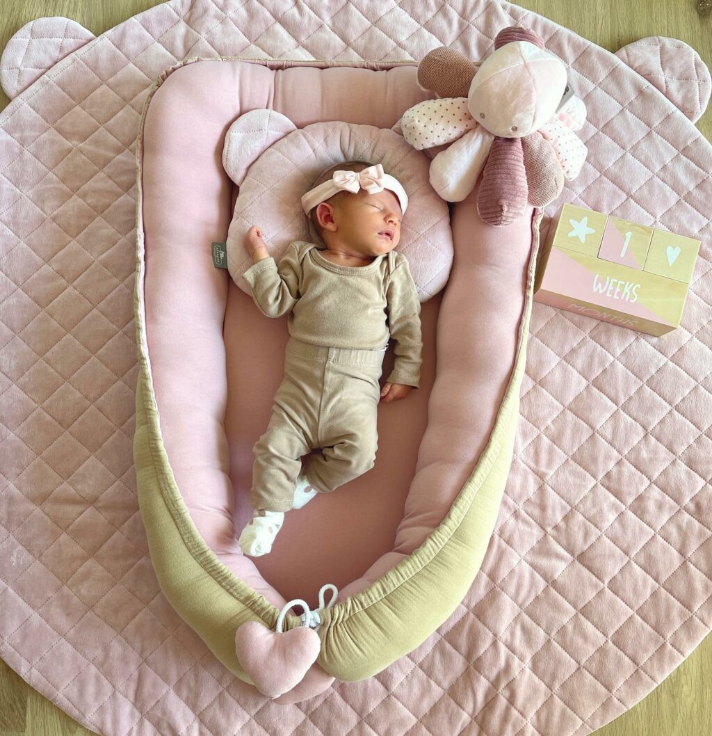 Mušelínové hnízdečko Mušelínové hnízdečko