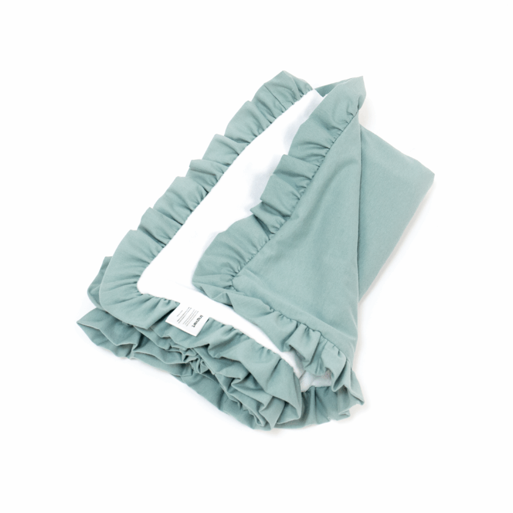 Zateplená bavlněná deka s volánem