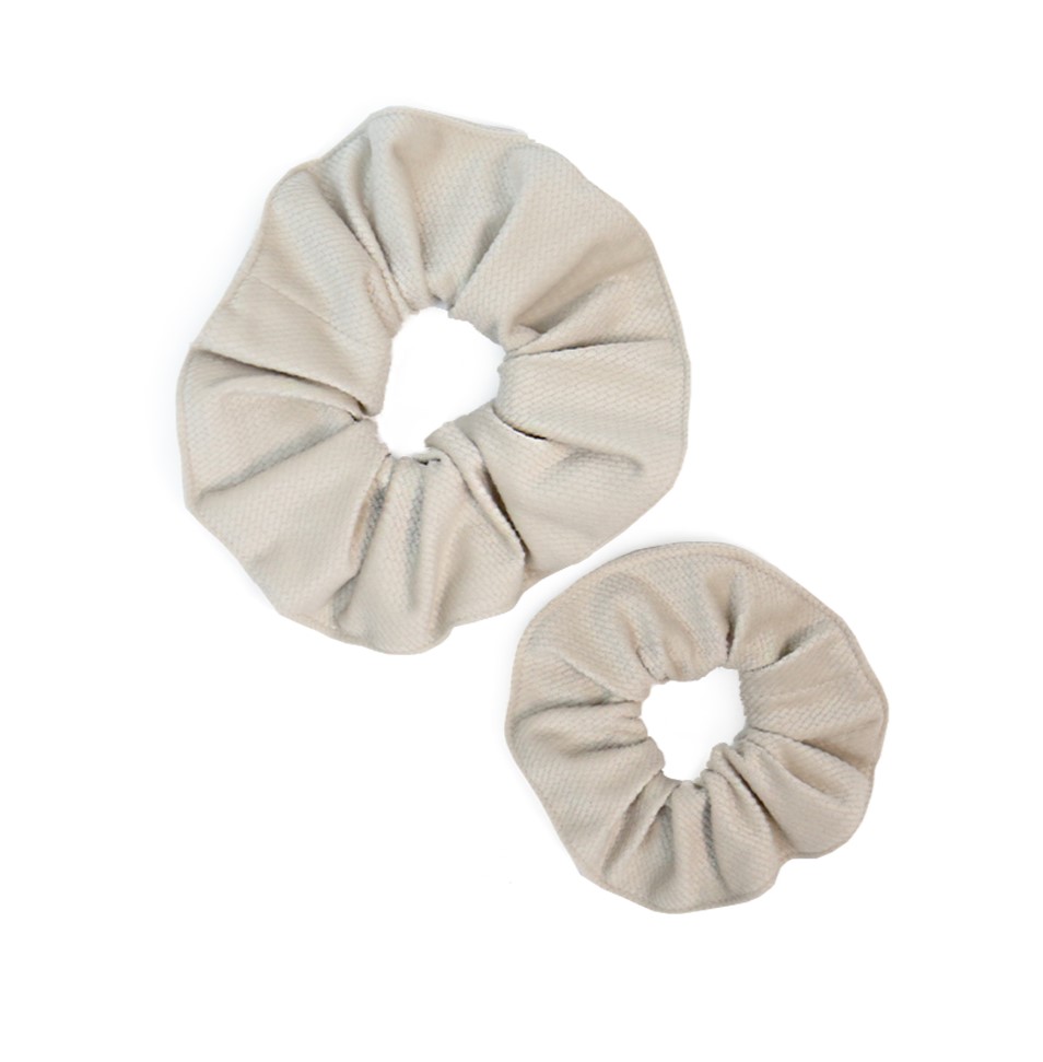 Set 2 velvet scrunchies gumiček Máma a dcera Set 2 velvet scrunchies gumiček Máma a dcera
