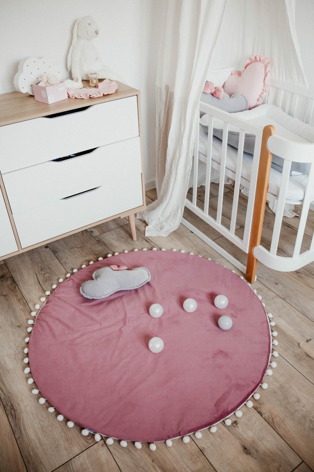 Hrací koberec velvet s kuličkami Ø130 cm Hrací koberec velvet s kuličkami Ø130 cm