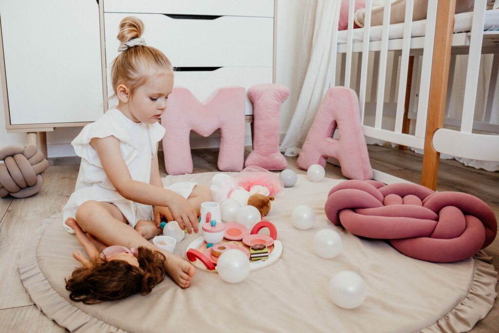 Polštář velvet písmeno