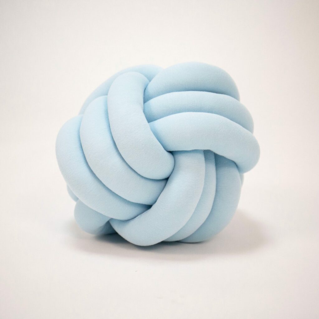 Pletený polštář Ball