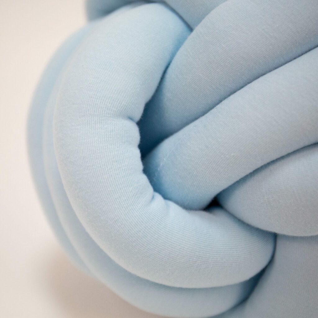 Pletený polštář Ball