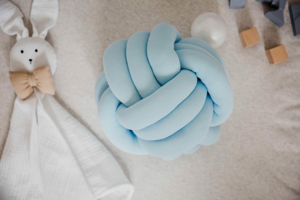 Pletený polštář Ball