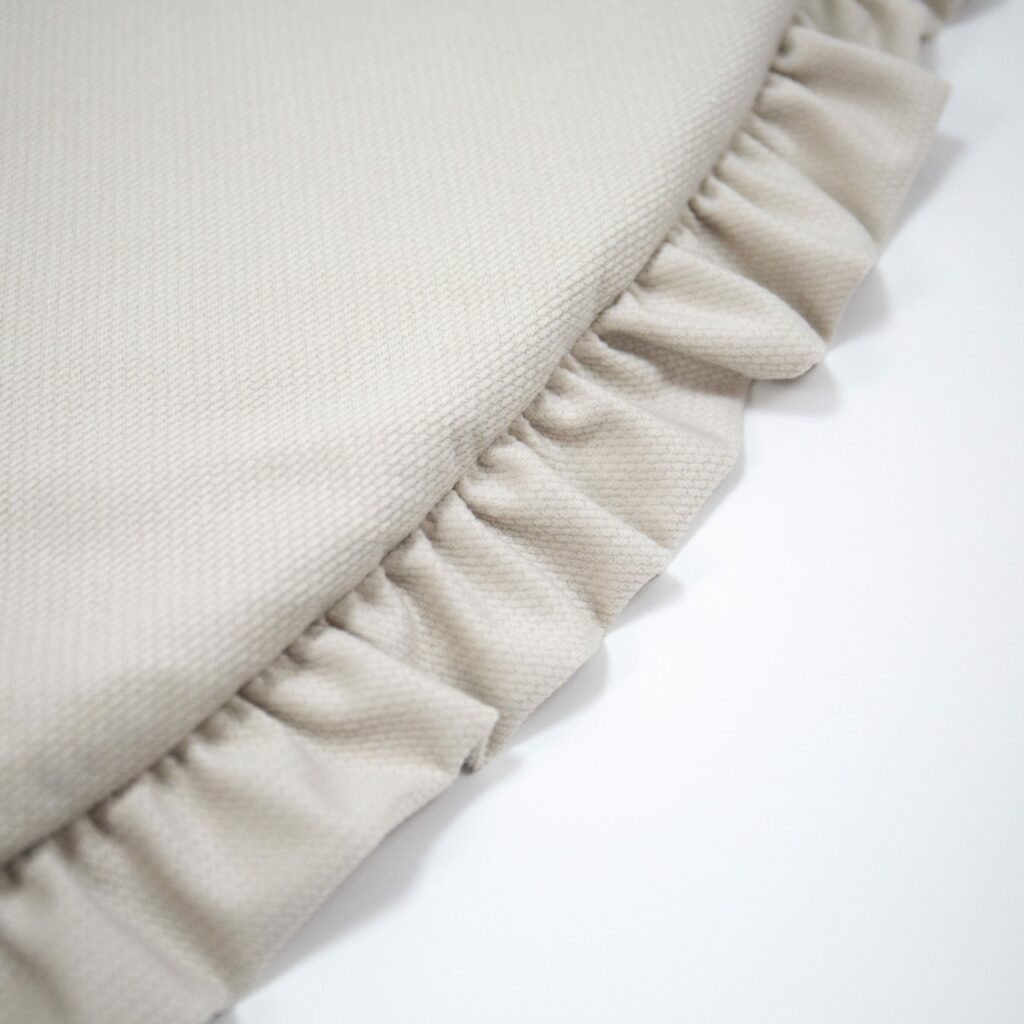 Hrací koberec velvet s volánkem Ø130 cm