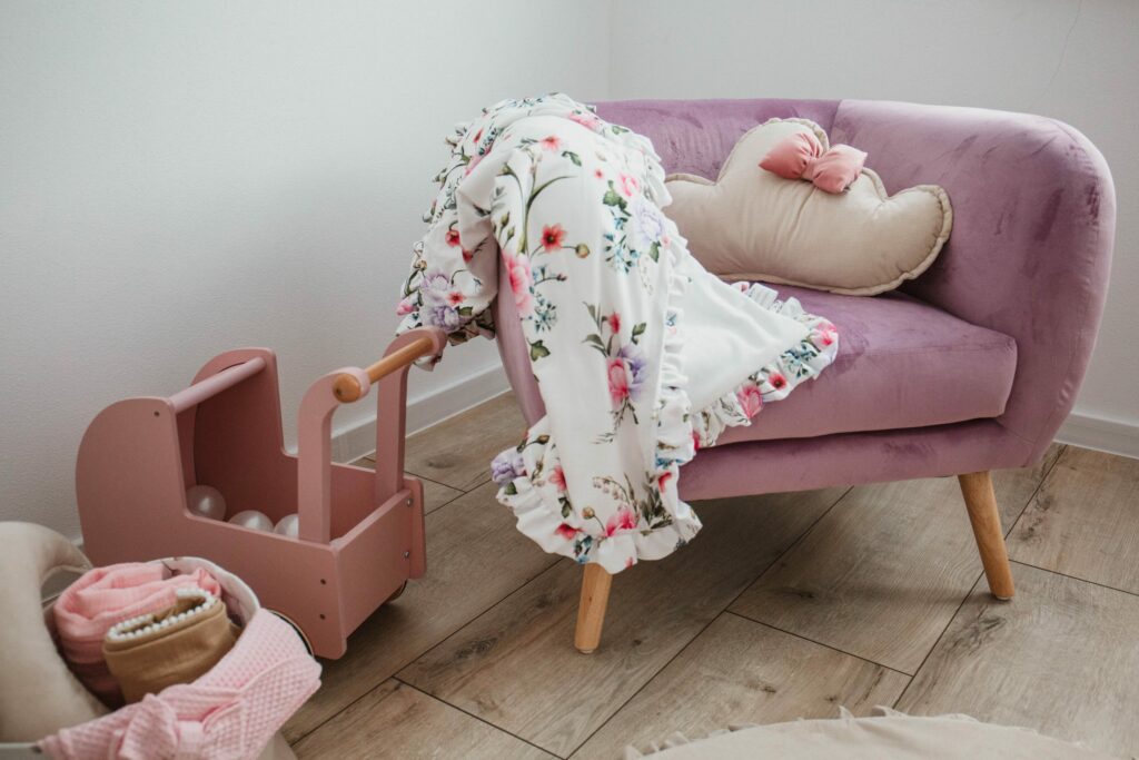 Zateplená bavlněná deka s volánem