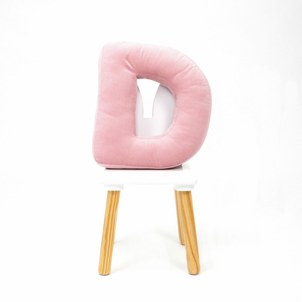 Polštář velvet písmeno