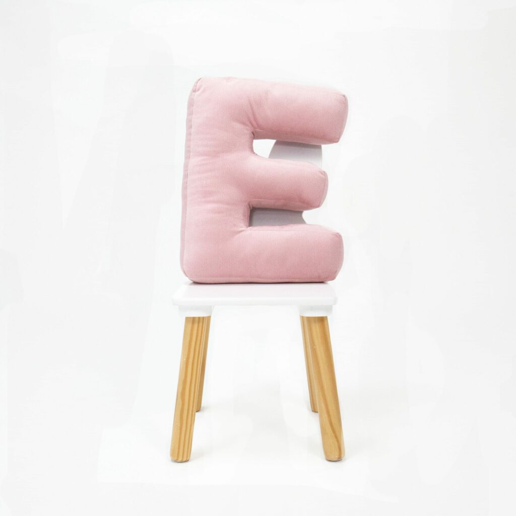 Polštář velvet písmeno