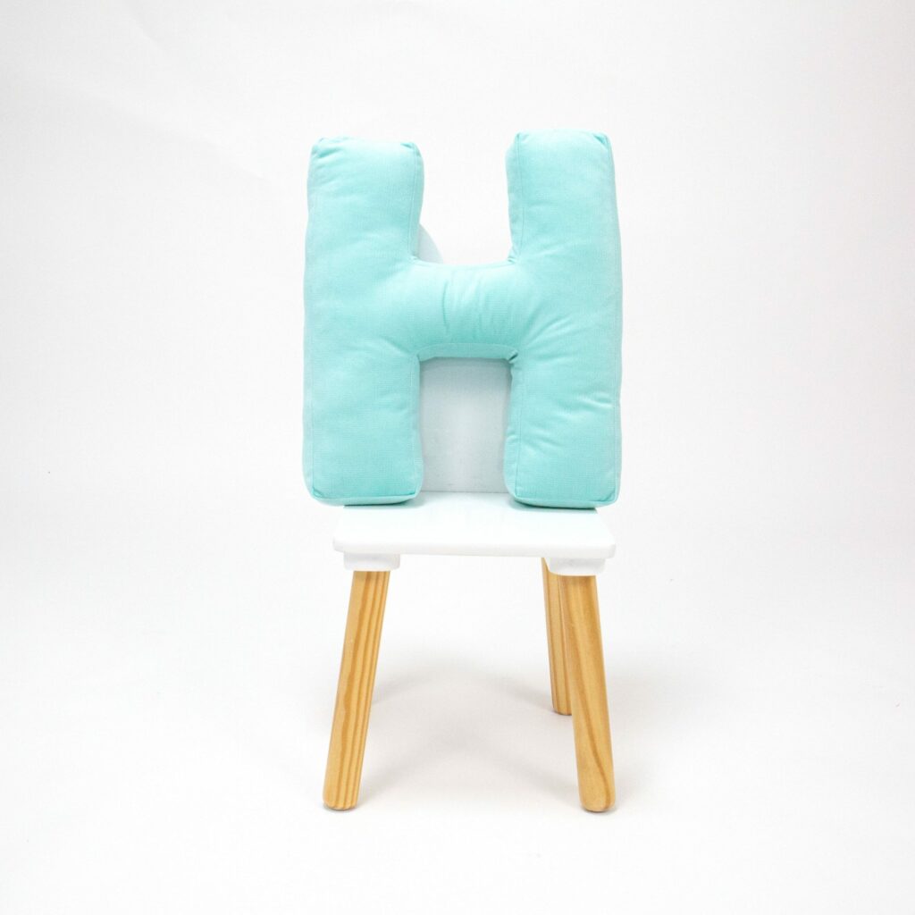 Polštář velvet písmeno