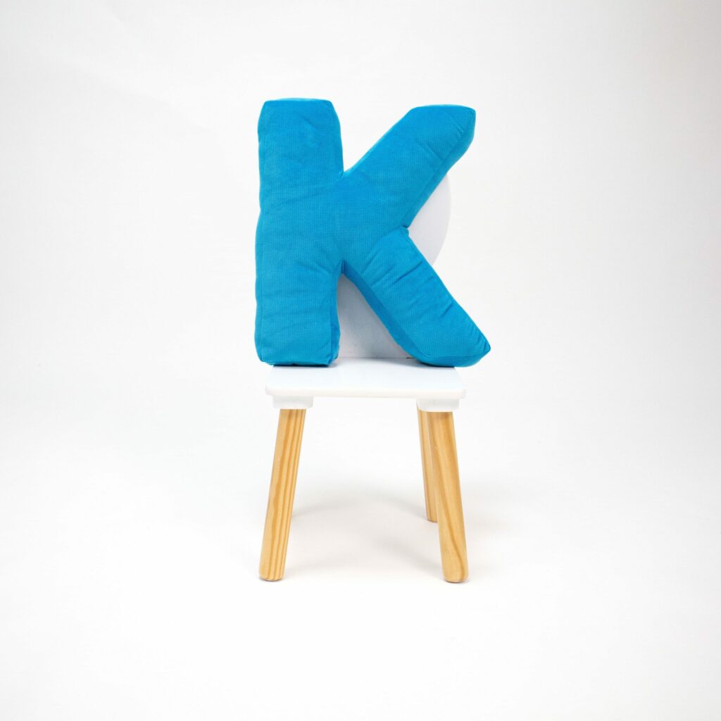 Polštář velvet písmeno