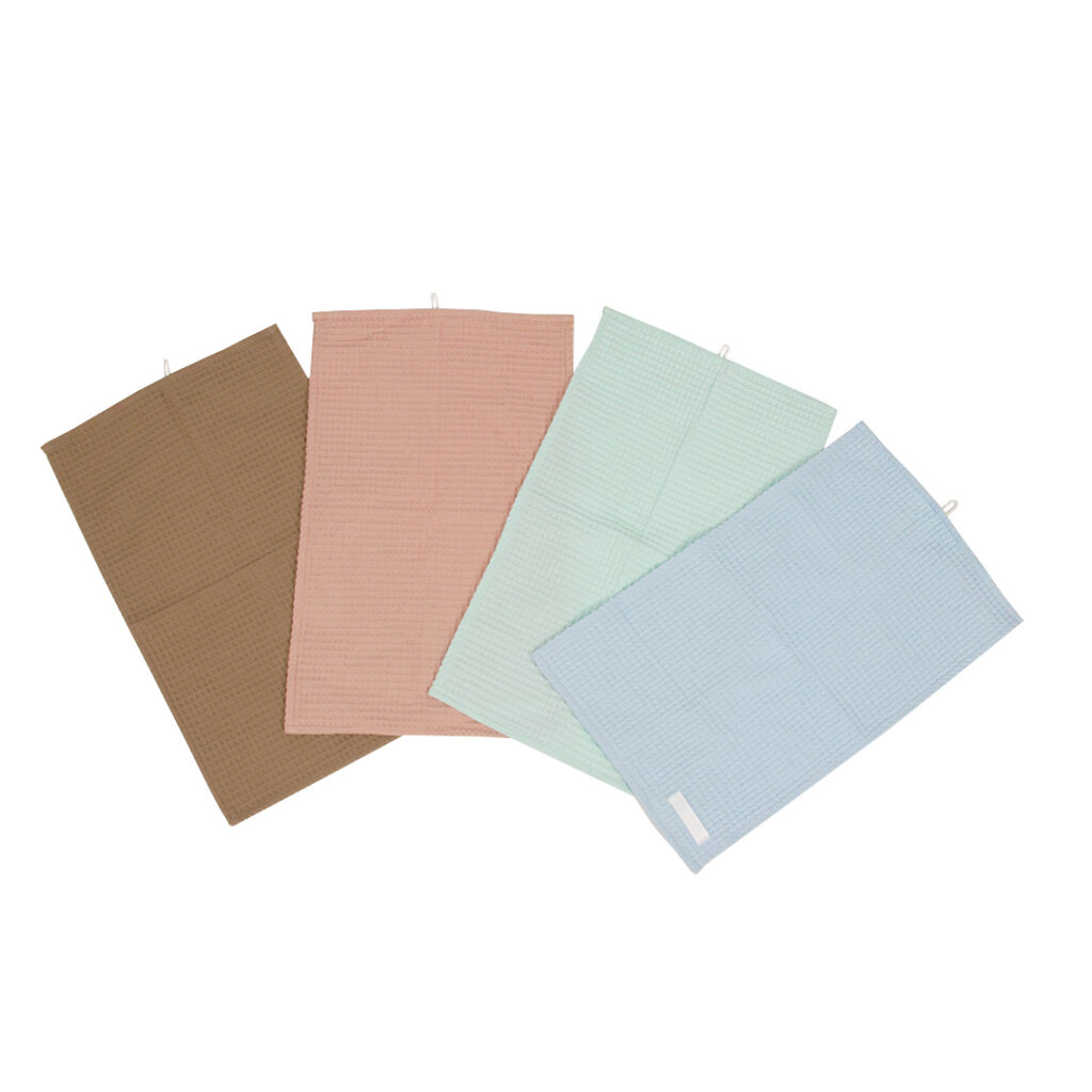 Set 2: Dětský stahovací batoh, bryndák a ručník Set 2: Dětský stahovací batoh, bryndák a ručník