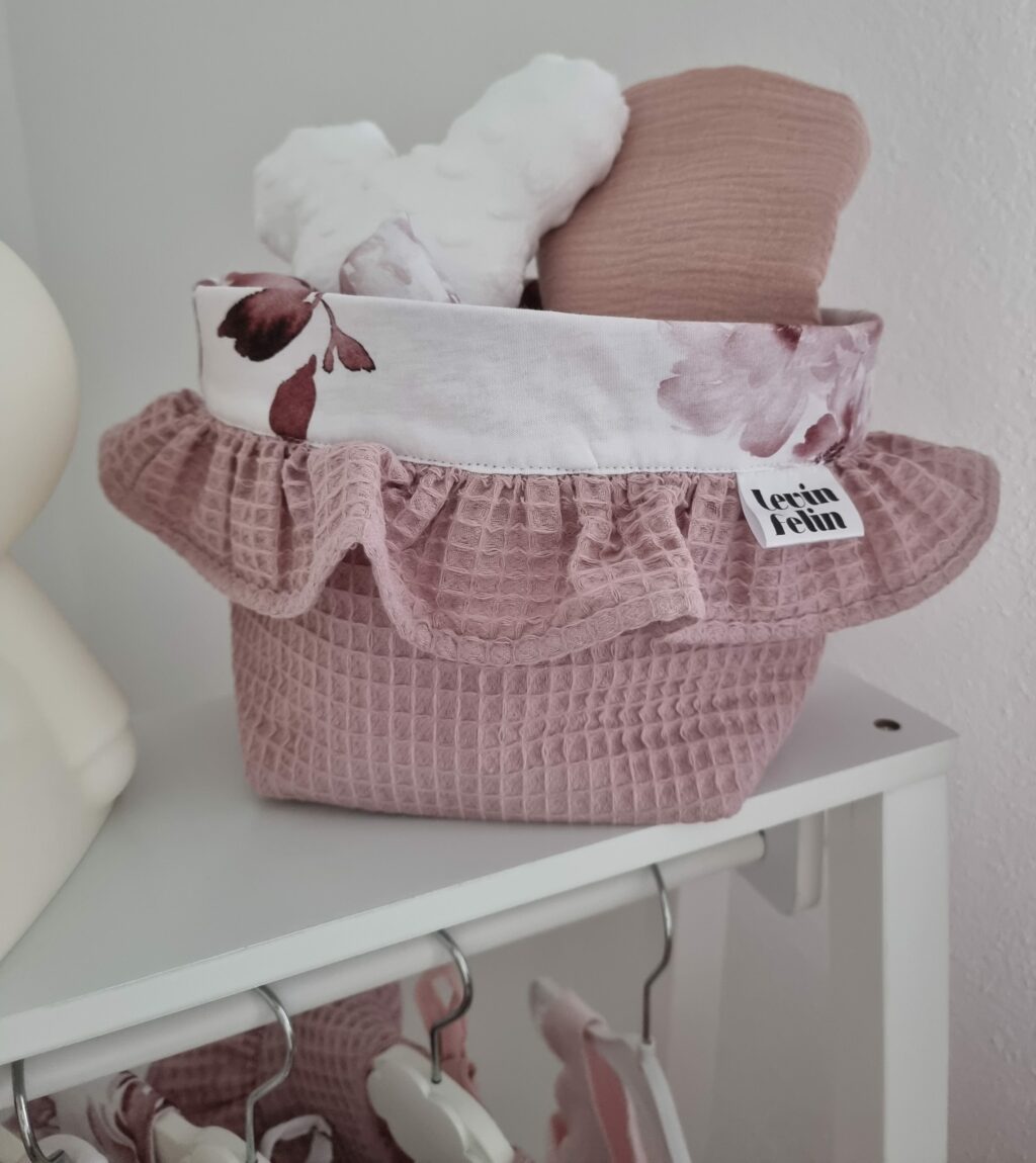 Set 2 vafle košíků s volánem (XS, S)