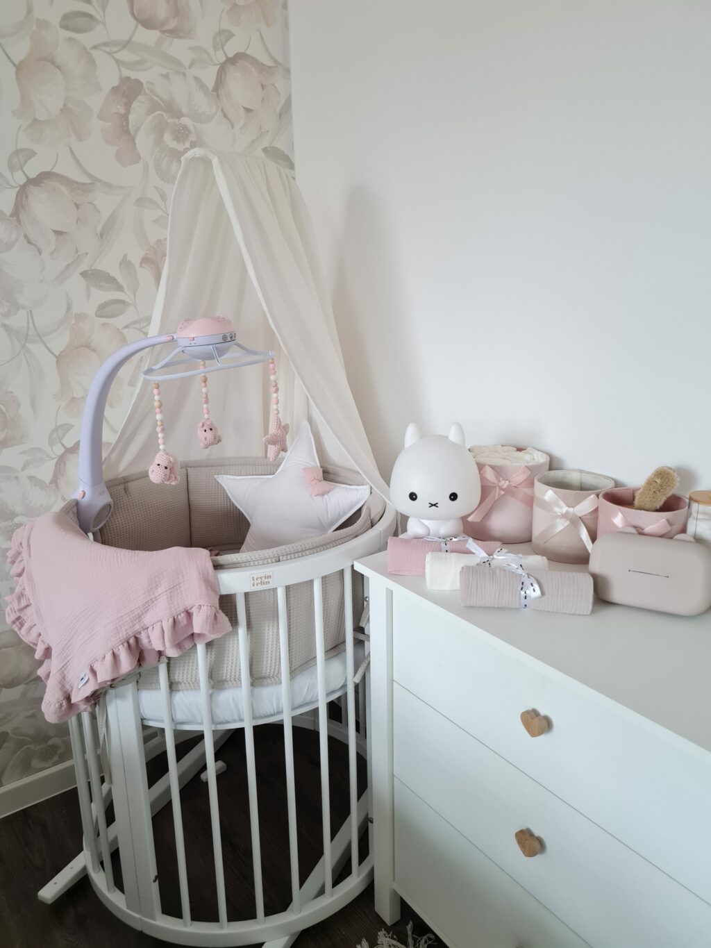 Mušelínová deka s volánem Mušelínová deka s volánem