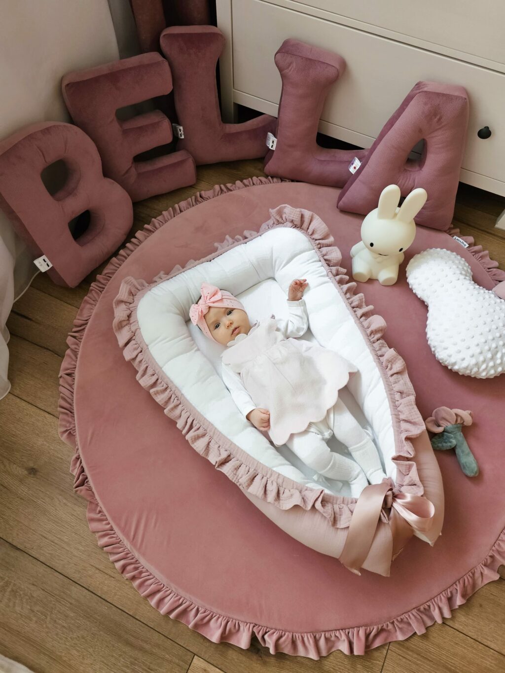 Polštář velvet písmeno