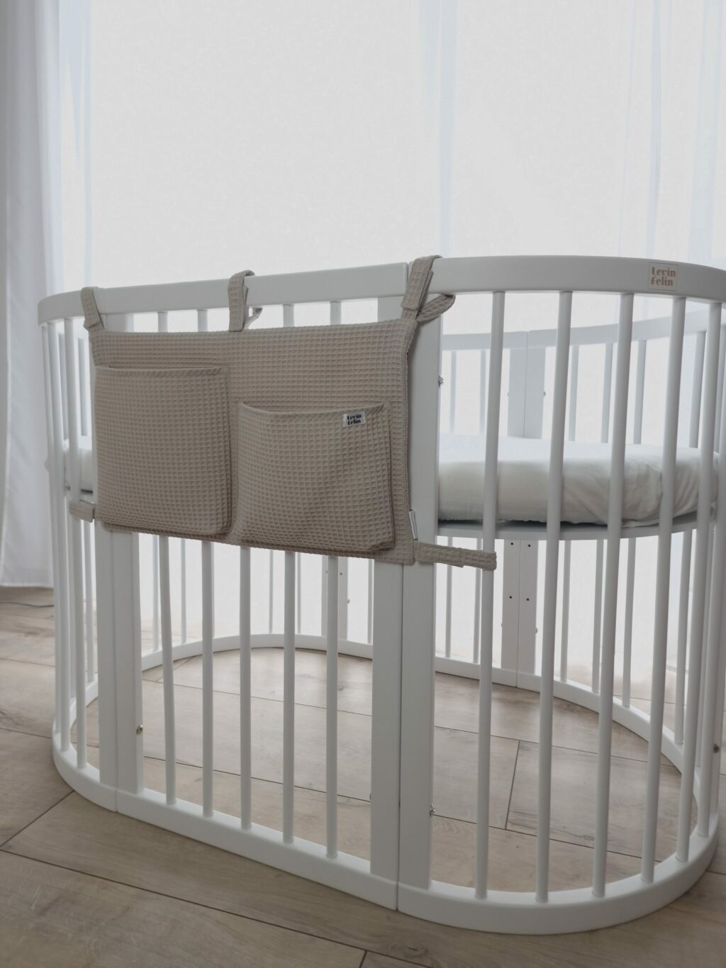 Univerzální vafle organizér na dětskou postýlku – S