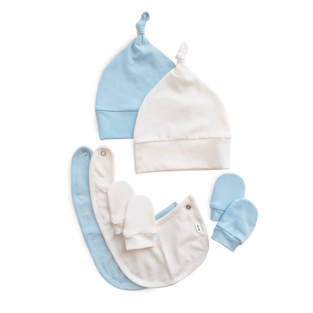 Novorozenecký dárkový set (čepička, bryndáček, rukavičky)