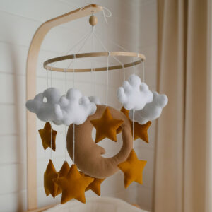 Závěsná dekorace nad dětskou postýlku – Copper Sky